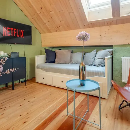 Grosses City-loft - Schwingstuhl & Sterne