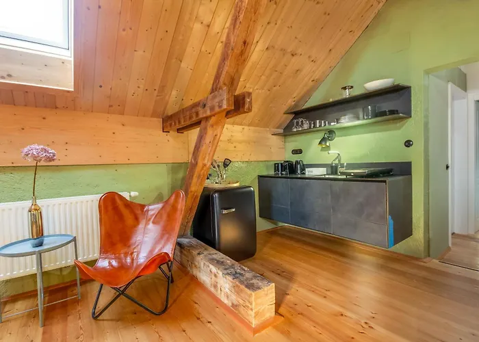 Grosses City-loft - Schwingstuhl & Sterne